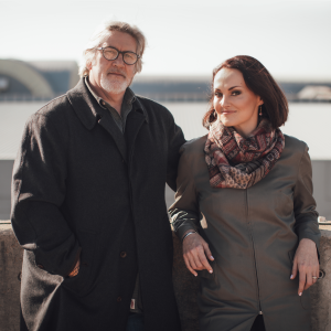 Helene-Jannie-Nag-In-Die-Namib-Single-Cover-Options