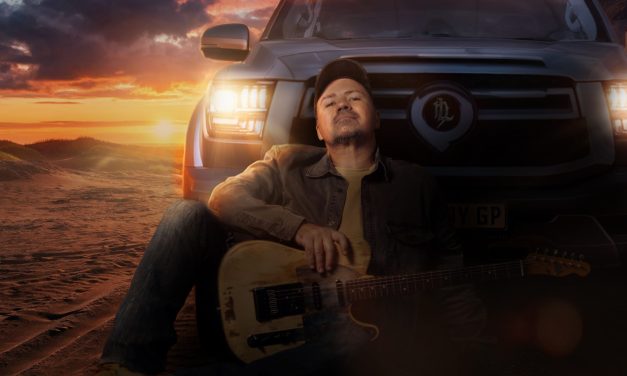 Nicholis Louw Vier Liefde En Eenvoud Met “Ek En Jy”