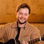 Logan Pietersen Vier Afrikaans Met Intieme Nuwe Fak-Weergawe Van “Afrikaans, My Taal”