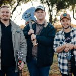 Kabous En Logan Pietersen Vier Die Hart Van Suid-Afrika Met Oos Wes Tuis Bes